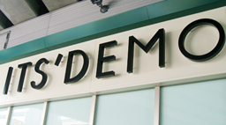 切文字サイン制作